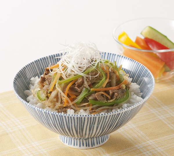 牛肉とごぼうのチャプチェ丼